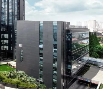 上海赋宁仑广告画册印刷与海报制作工艺对比及适用场景