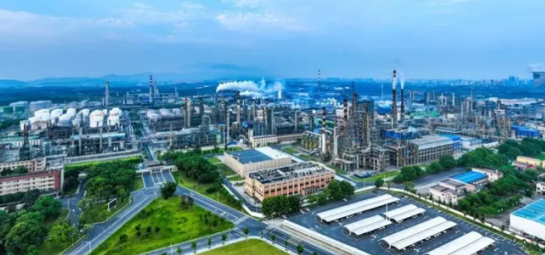 上海赋宁仑户外广告牌制作安装：材质选型与施工标准对比